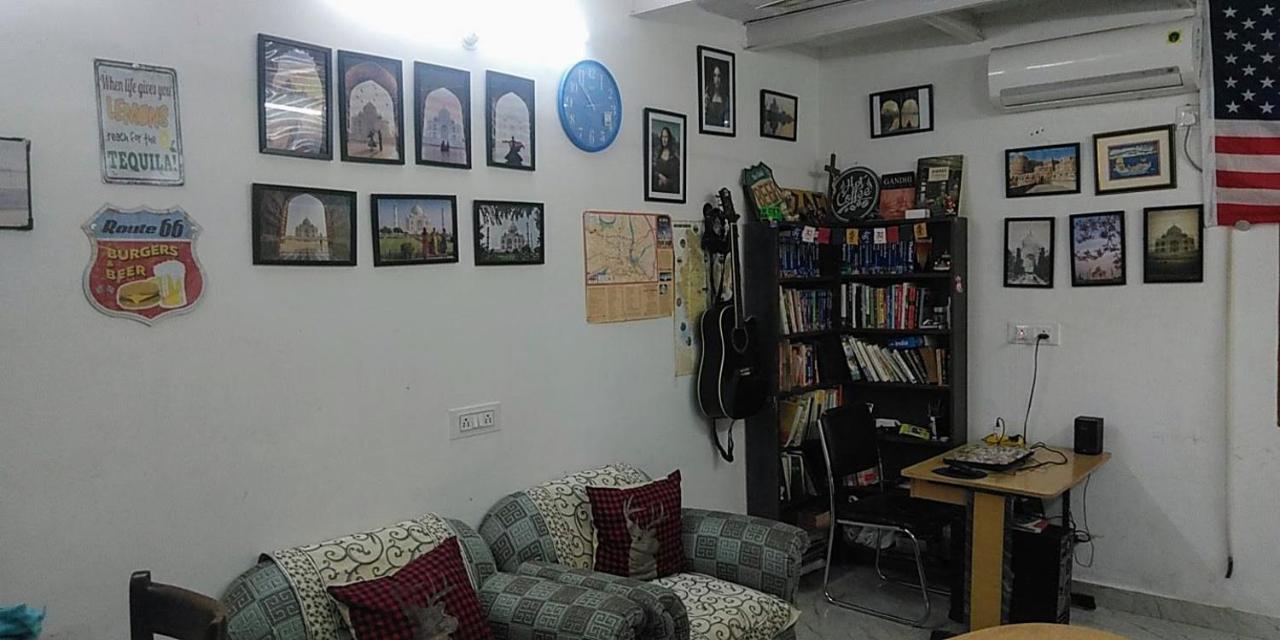 Zigzag Homestay Agra  Εξωτερικό φωτογραφία