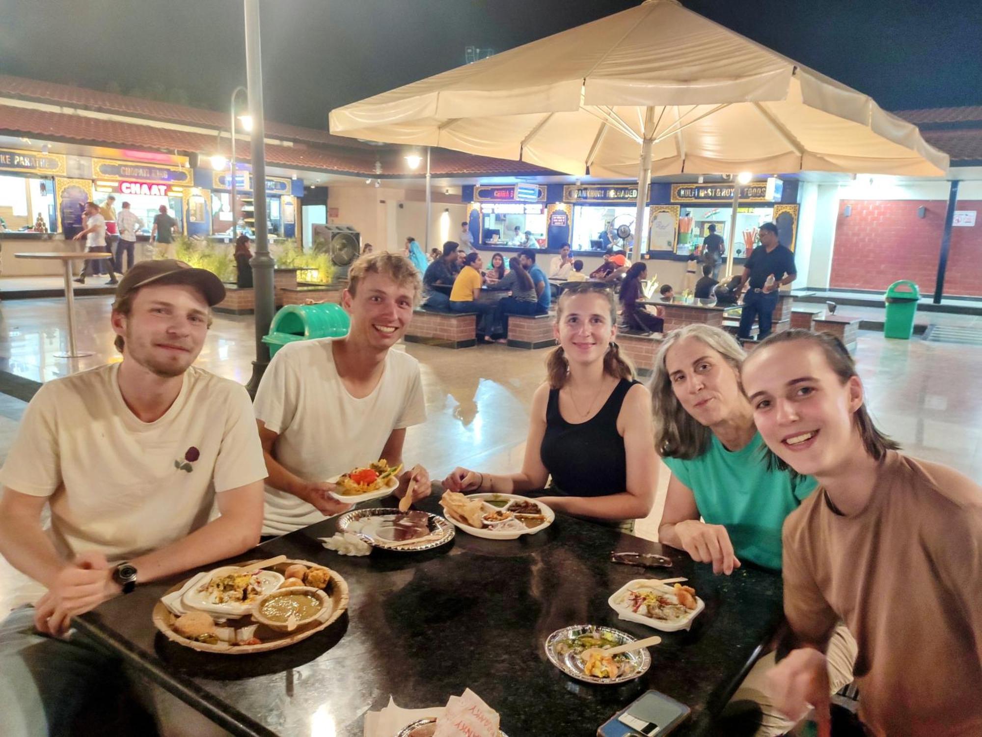 Zigzag Homestay Agra  Εξωτερικό φωτογραφία